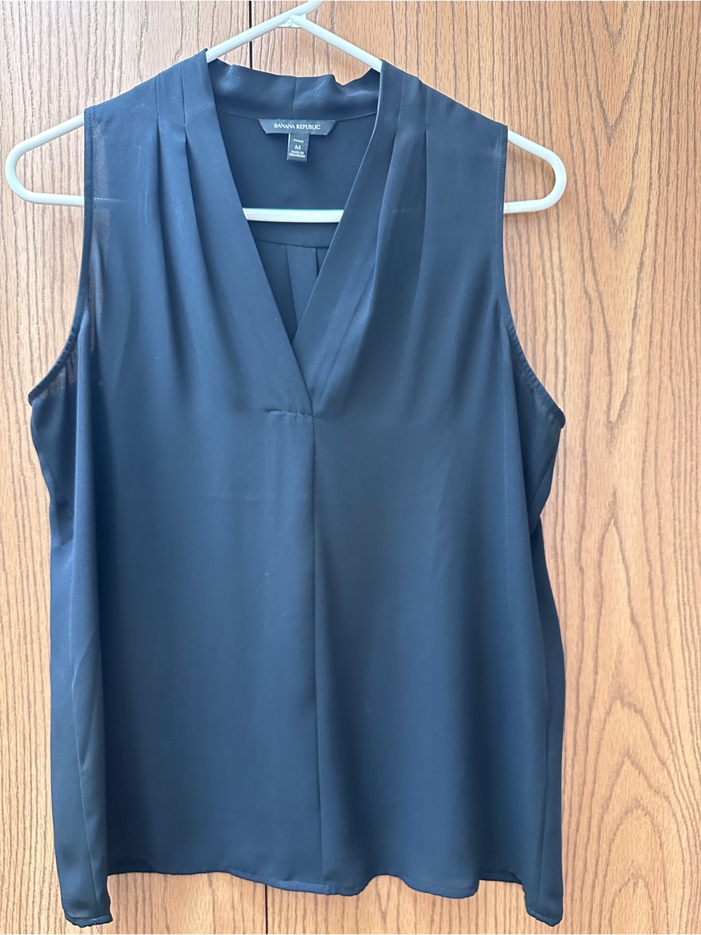 Banana Republic Black Sleeveless V-Neck Camisole